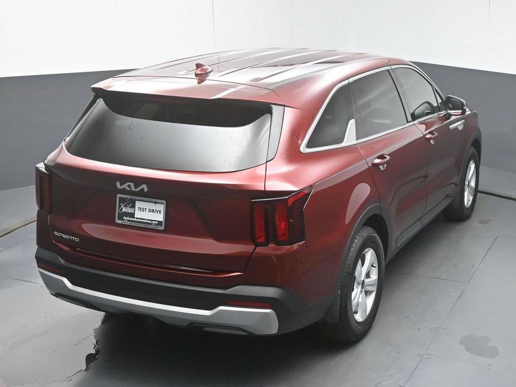 Used 2025 Kia Sorento LX FWD image 47