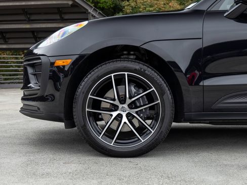 Certified 2026 Porsche Macan AWD/4WD image 13