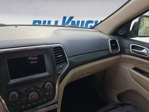 Used 2019 Jeep Grand Cherokee Laredo image 10