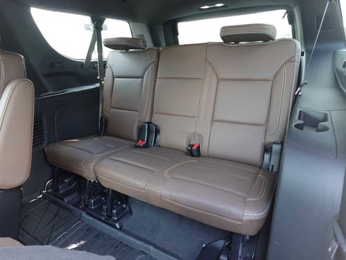 Used 2024 Chevrolet Suburban High Country AWD/4WD image 26
