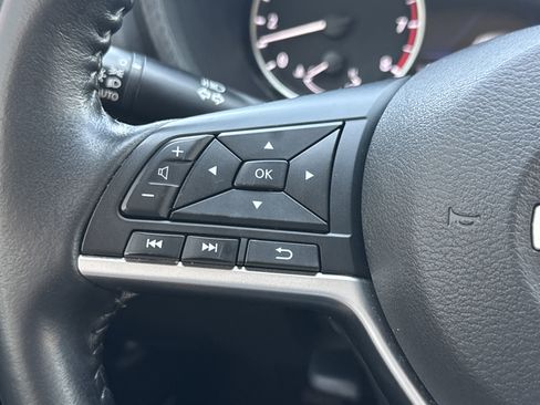 Used 2022 Nissan Sentra SV image 16