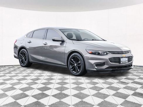 Used 2018 Chevrolet Malibu LT image 9