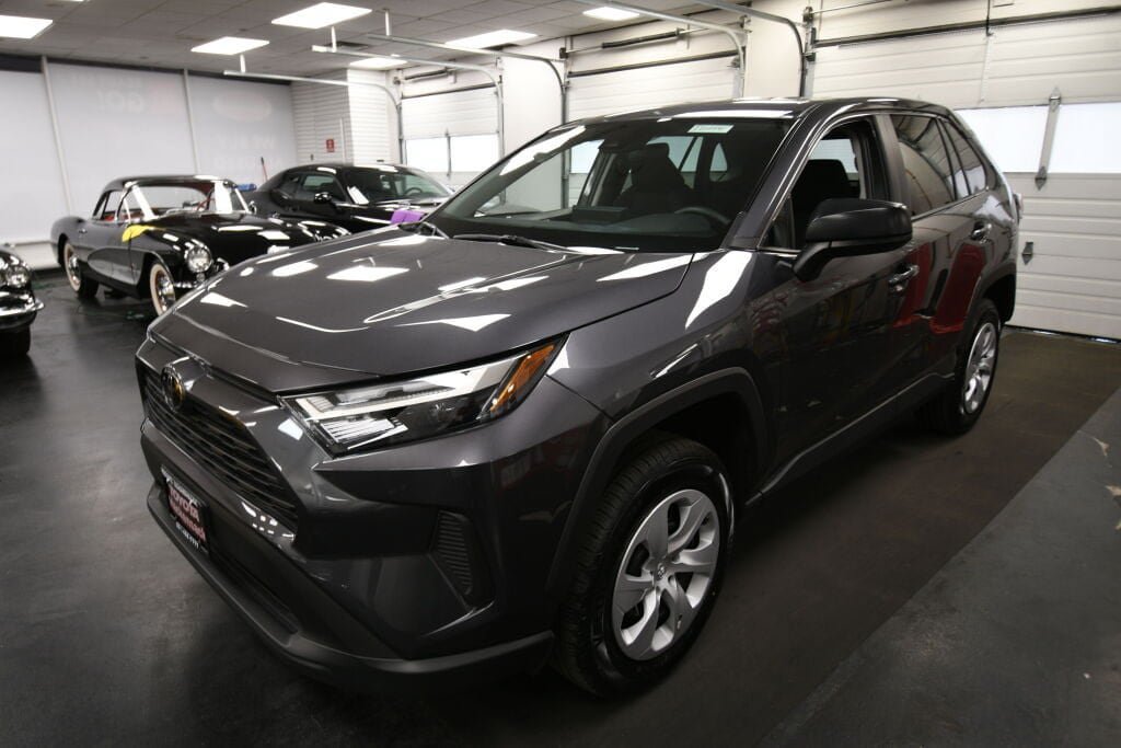 Certified 2025 Toyota RAV4 LE AWD/4WD image 3