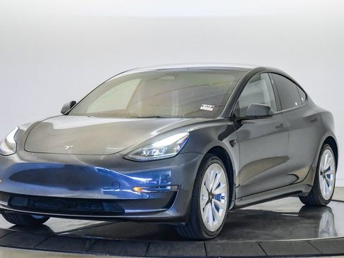 Used 2022 Tesla Model 3 RWD image 1