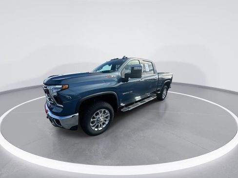 Used 2025 Chevrolet Silverado 2500 LTZ w/ LTZ Premium Package image 4