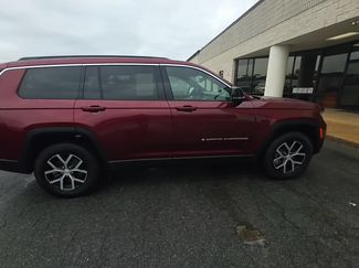 Used 2025 Jeep Grand Cherokee L Limited w/ Trailer Tow Package AWD/4WD video 2