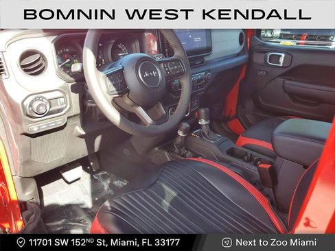 Used 2024 Jeep Wrangler Unlimited w/ LED Headlamp & Fog Lamp Group image 18