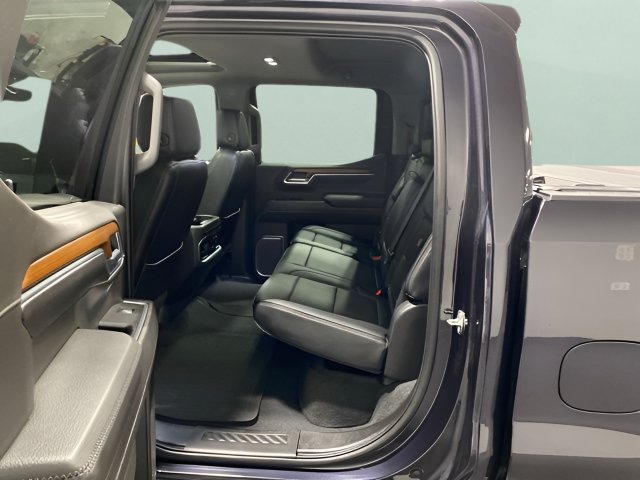Used 2023 GMC Sierra 1500 Denali w/ Technology Package AWD/4WD image 17