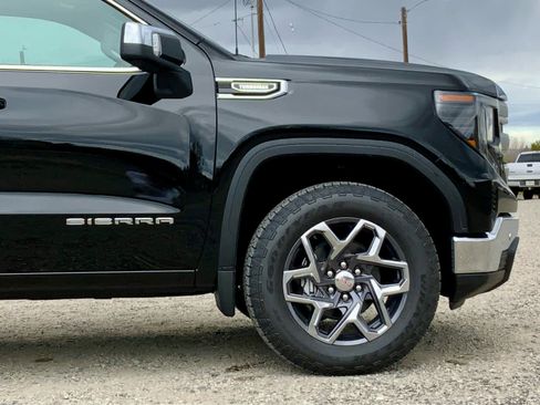 New 2025 GMC Sierra 1500 SLE w/ Preferred Package image 12