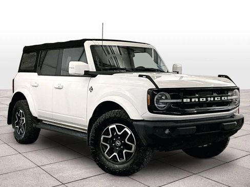 Used 2021 Ford Bronco Outer Banks AWD/4WD image 2