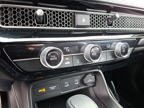 Used 2025 Honda Civic Sport image 15