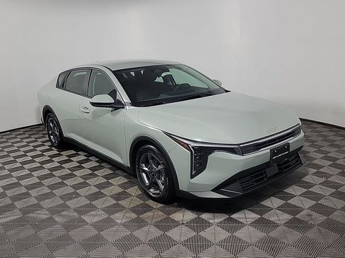 Used 2025 Kia K4 FWD image 1