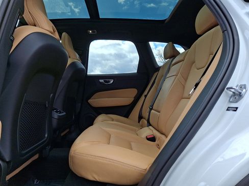 Used 2021 Volvo XC60 T5 Inscription w/ Advanced Package image 10