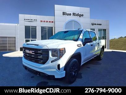 Used 2024 GMC Sierra 1500 Pro w/ Graphite Edition