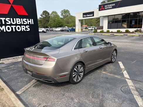 Used 2019 Lincoln MKZ Reserve FWD image 5