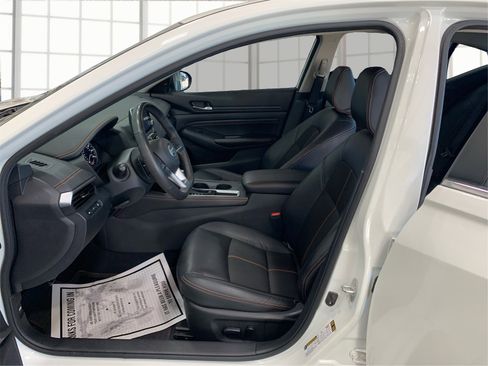 Used 2022 Nissan Altima 2.5 SR image 9
