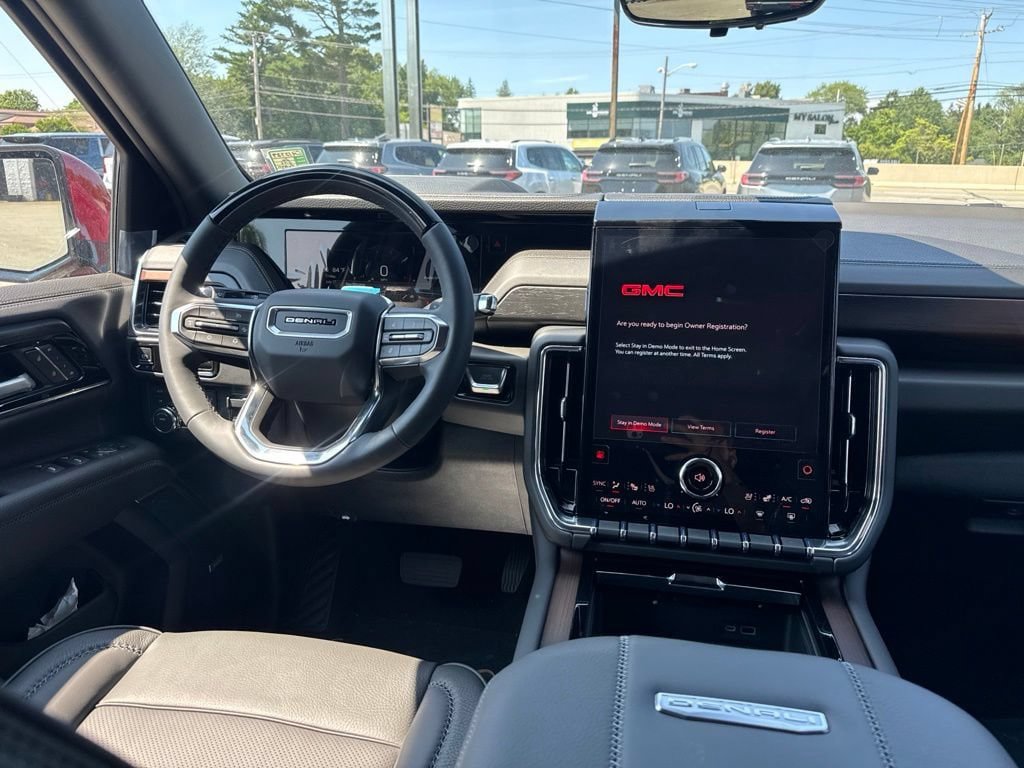New 2026 GMC Yukon Denali w/ Denali Reserve Package AWD/4WD image 13