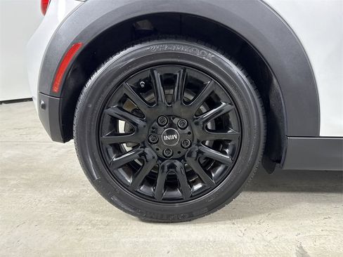 Used 2019 MINI Cooper 2-Door Hardtop image 16