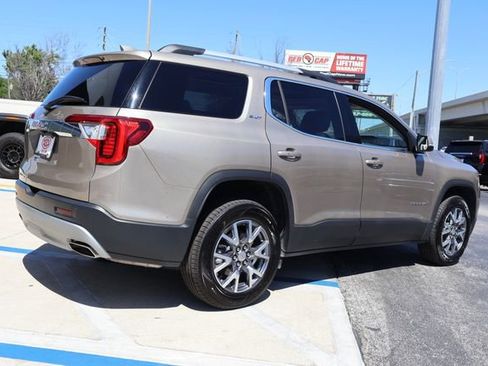 Certified 2022 GMC Acadia SLT w/ Technology Package image 9