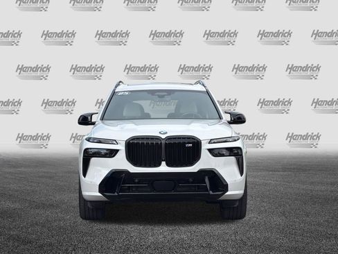 Used 2025 BMW X7 M60i image 10