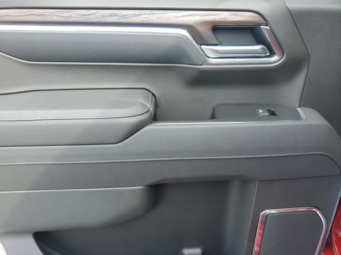 New 2026 GMC Sierra 1500 SLT image 12