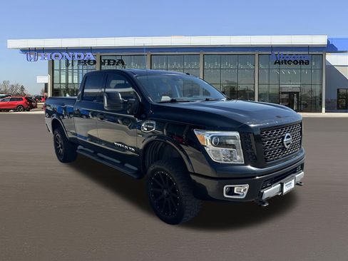 Used 2016 Nissan Titan PRO-4X w/ Pro-4x Convenience Package AWD/4WD image 12