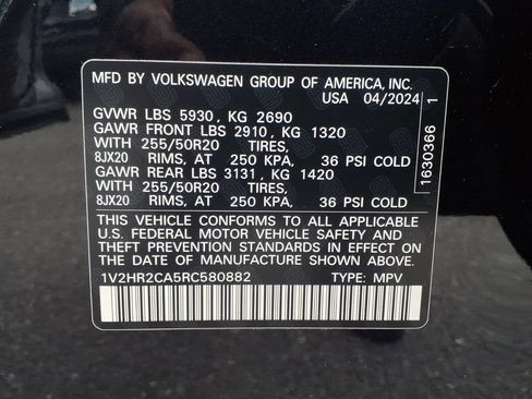 Used 2024 Volkswagen Atlas SE AWD/4WD image 32