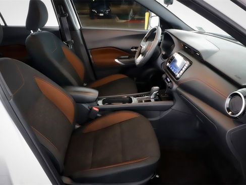 Used 2024 Nissan Kicks SR image 27