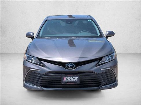 Used 2022 Toyota Camry LE FWD image 2