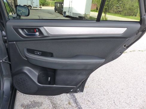 Used 2018 Subaru Outback 2.5i Premium AWD/4WD image 38