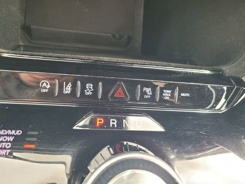 Used 2023 Jeep Wagoneer L Series II AWD/4WD image 24