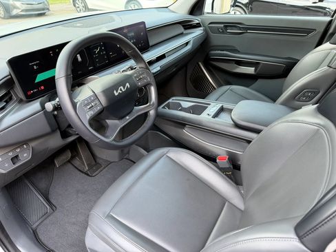 Used 2024 Kia EV9 Light Long Range RWD image 14
