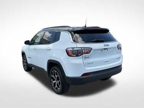 Used 2025 Jeep Compass Limited AWD/4WD image 9
