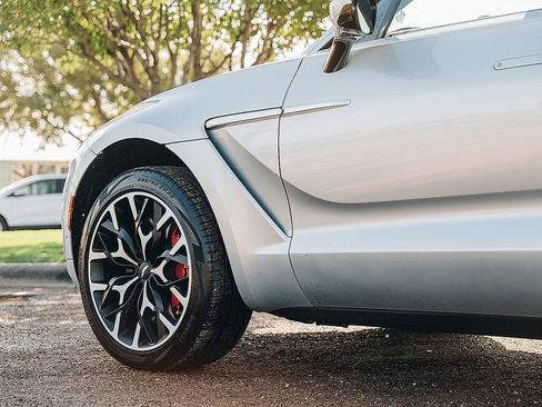 Used 2024 Aston Martin DBX image 12