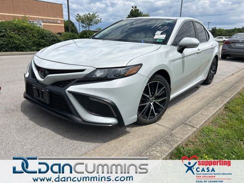 Used 2023 Toyota Camry SE w/ Cold Weather Package FWD image 1