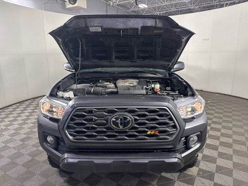 Used 2020 Toyota Tacoma w/ TRD Off-Road Package image 21