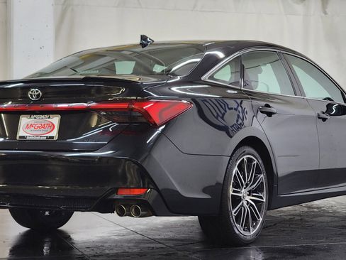 Used 2020 Toyota Avalon XSE image 5