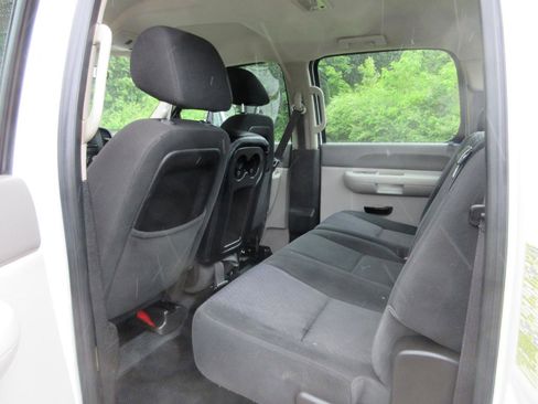Used 2012 Chevrolet Silverado 2500 W/T w/ Snow Plow Prep Package AWD/4WD image 27