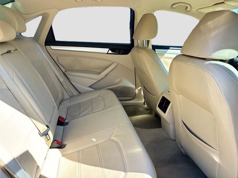 Used 2013 Volkswagen Passat 2.5 SE image 30