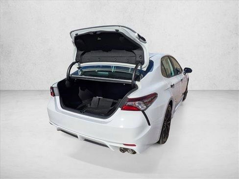 Used 2022 Toyota Camry SE w/ Carpet Mat Package (TMS) image 21