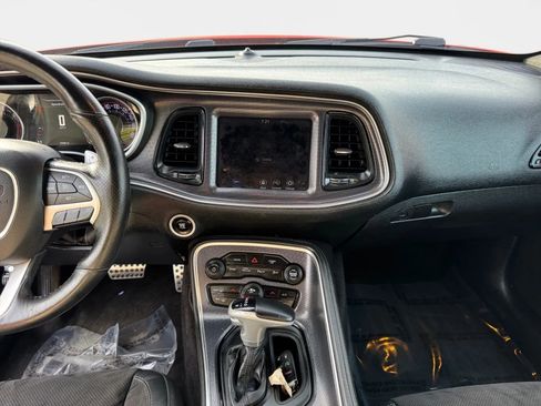 Used 2017 Dodge Challenger R/T Scat Pack w/ Leather Interior Group image 13