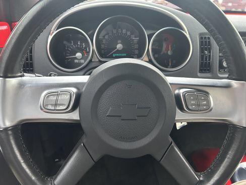 Used 2003 Chevrolet SSR w/ Preferred Equipment Group image 18