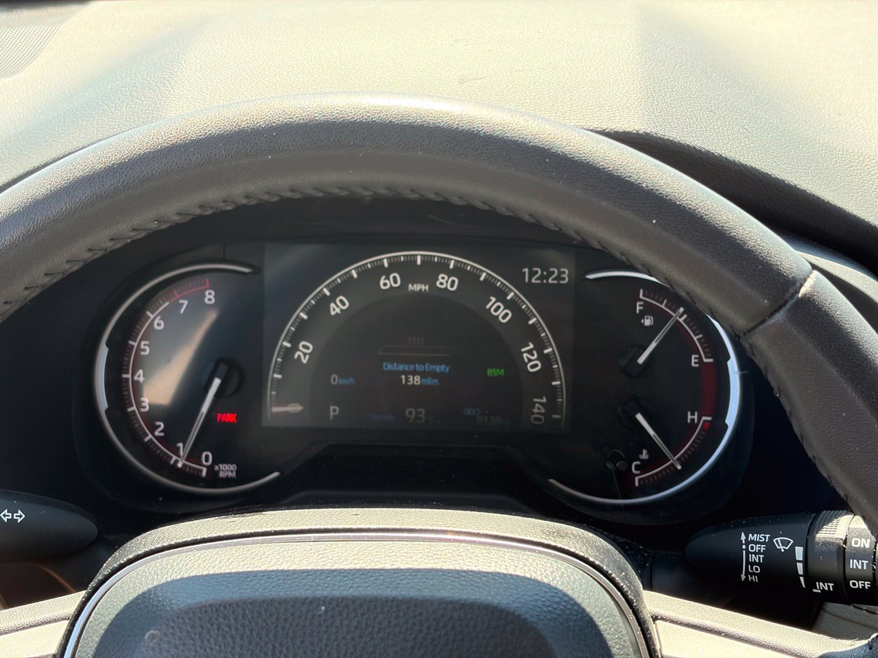 Used 2025 Toyota RAV4 XLE Premium FWD image 9
