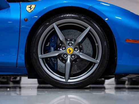 Used 2017 Ferrari 488 Spider RWD image 16