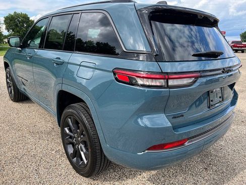 New 2026 Jeep Grand Cherokee Limited AWD/4WD image 3