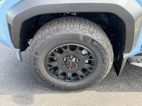 New 2026 Toyota 4Runner TRD Off-Road AWD/4WD image 14