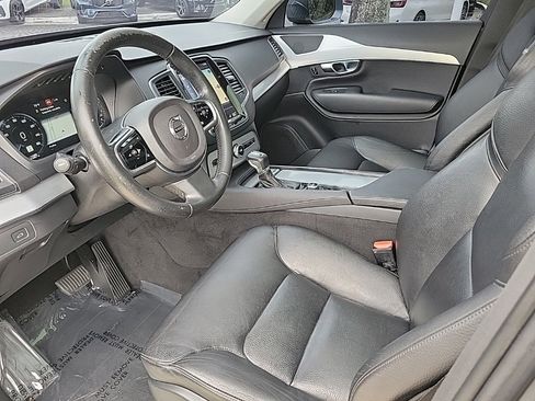 Used 2016 Volvo XC90 T6 Momentum w/ Vision Package image 13