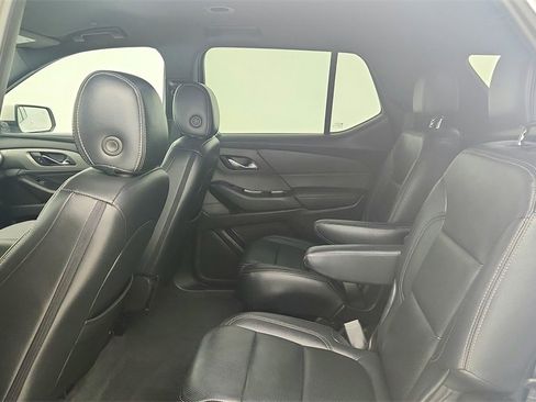 Used 2023 Chevrolet Traverse LT image 21