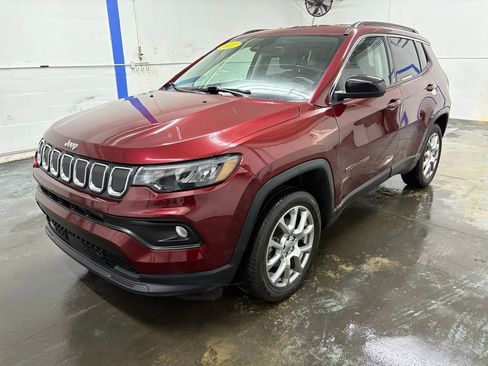 Used 2022 Jeep Compass Latitude AWD/4WD image 7