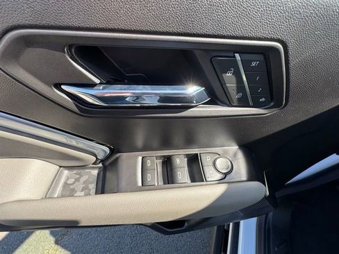 New 2026 Chevrolet Colorado ZR2 w/ Technology Package AWD/4WD image 15